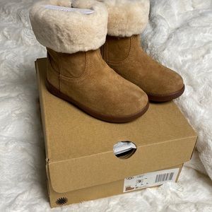 Girls Uggs Jodie